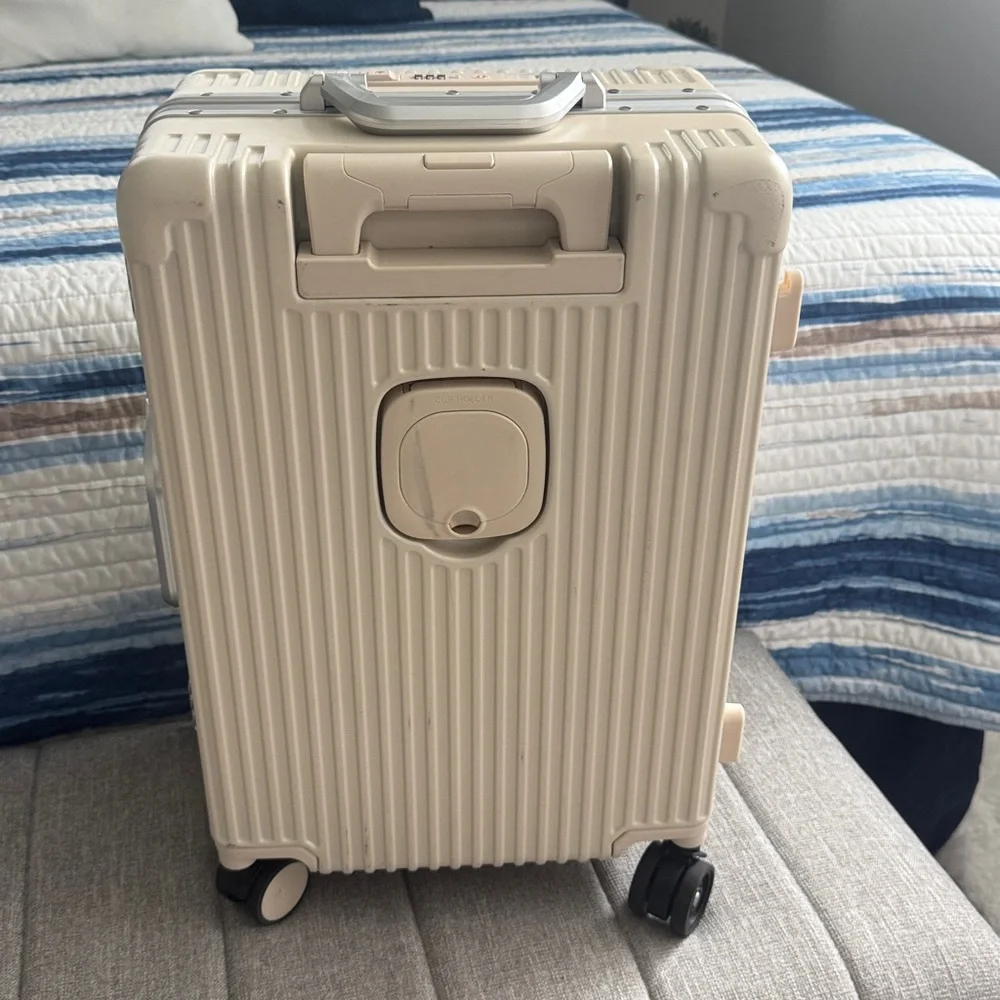 Noble Carry on Luggage - Picture 3 of 9